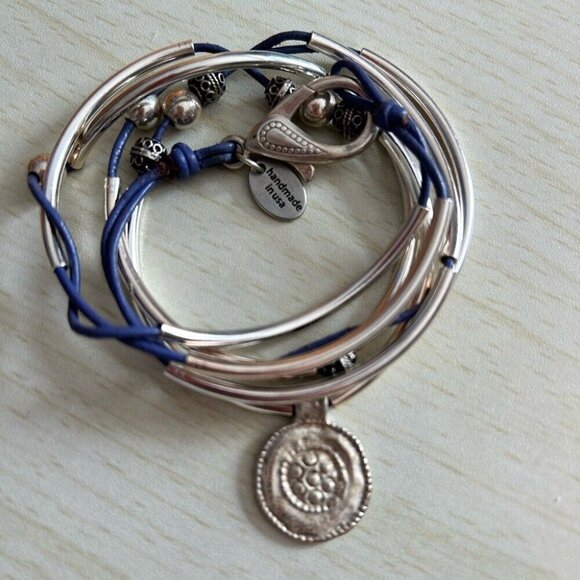 Lizzy James Convertible 2 strand silver & blue wrap bracelet or necklace w/ bag - Picture 3 of 4